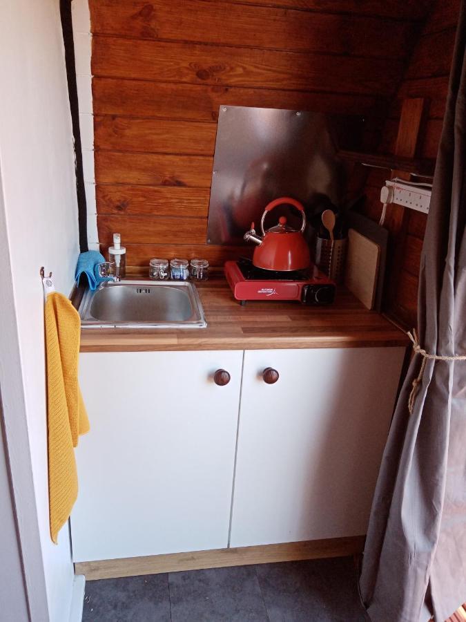 Wee Hoose Glamping 3 Hotel Kinbrace Buitenkant foto